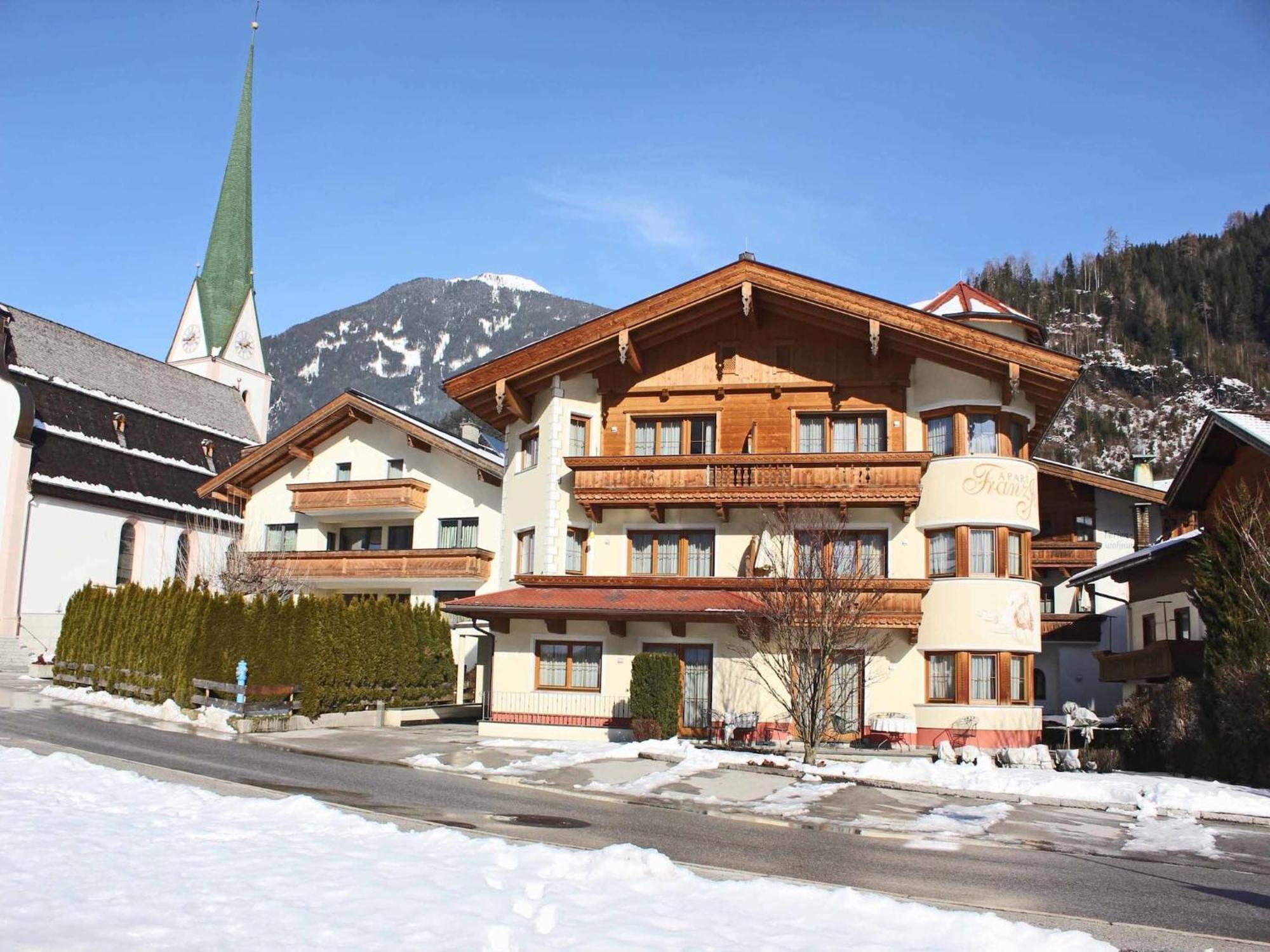 Attractive Holiday Home In Kaltenbach On The Ski Slope Stumm Exterior photo